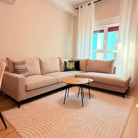 Cozy Ali Demi * Τίρανα