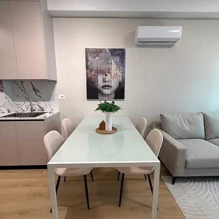 Cozy Ali Demi تيرانا